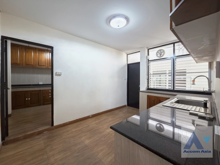 6  3 br House For Rent in Sathorn ,Bangkok BTS Chong Nonsi 1712188