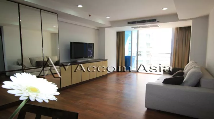  1 Bedroom  Condominium For Rent & Sale in Ploenchit, Bangkok  near BTS Ratchadamri (1512220)