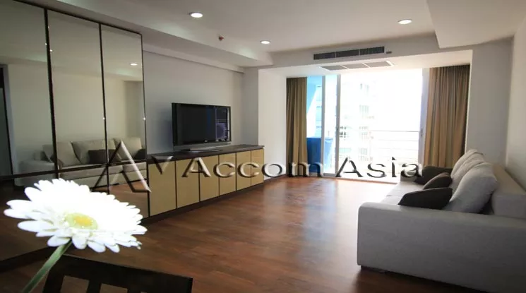 unit 1 Bedroom  Condominium For Rent & Sale in Ploenchit, Bangkok  near BTS Ratchadamri (1512220)