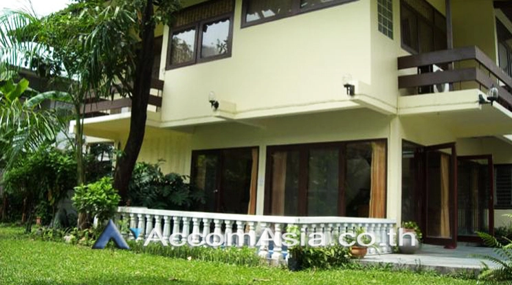 unit 3 Bedrooms  House For Rent & Sale in Sukhumvit, Bangkok  near BTS Phrom Phong (1712239)