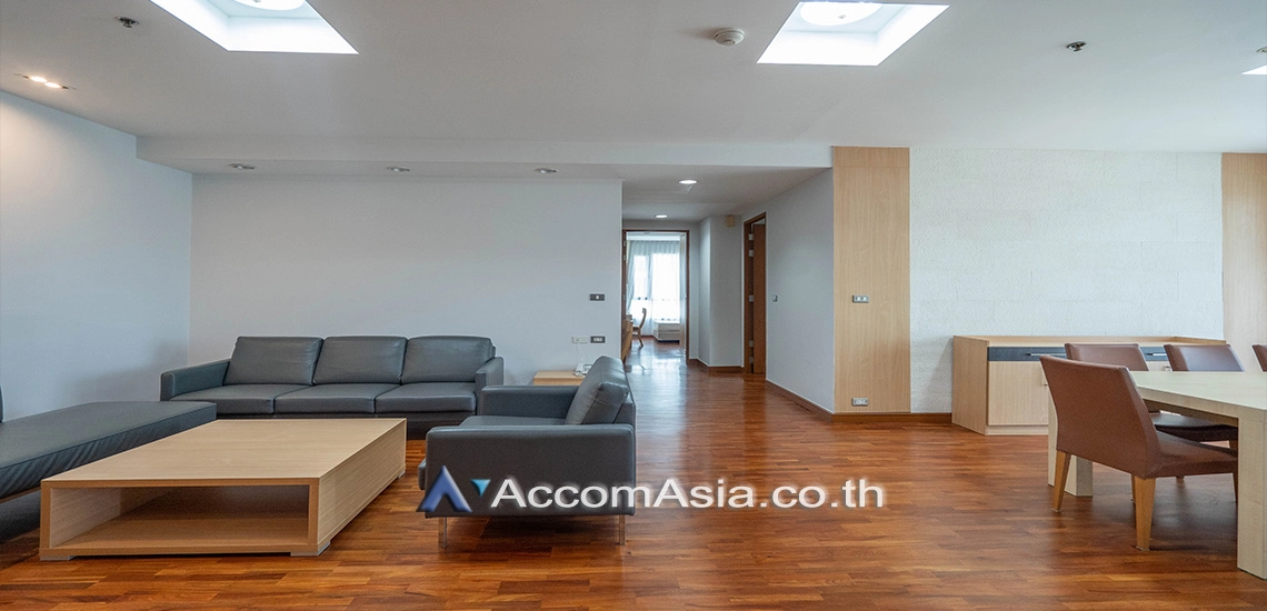 unit 3 Bedrooms  Apartment For Rent in Sukhumvit, Bangkok  near BTS Phrom Phong (1412244)