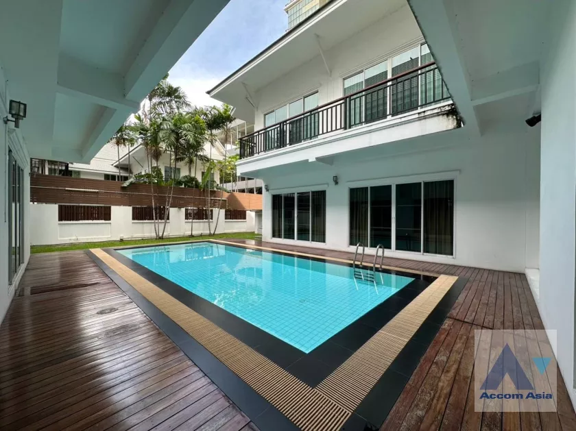 unit 5 Bedrooms  House For Rent in Sukhumvit, Bangkok  near BTS Phrom Phong (1912248)