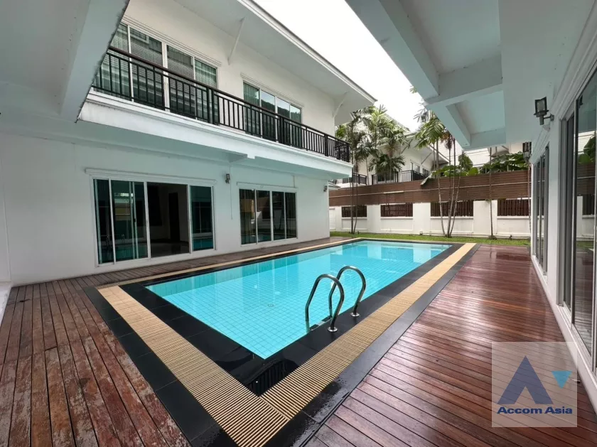 unit 5 Bedrooms  House For Rent in Sukhumvit, Bangkok  near BTS Phrom Phong (1912248)