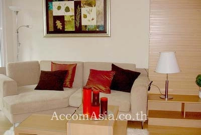 unit 2 Bedrooms  Condominium For Rent in Sukhumvit, Bangkok  near BTS Ekkamai (20515)