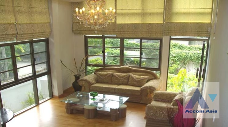 unitHome Office |  3 Bedrooms  House For Rent & Sale in Sukhumvit, Bangkok  near BTS Phrom Phong (1712310)