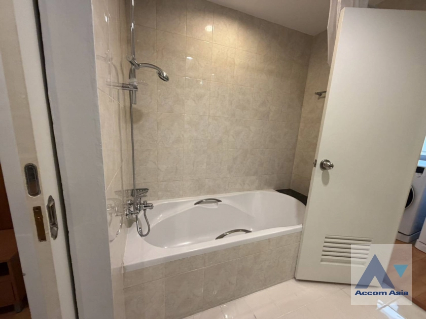 18  2 br Apartment For Rent in Ploenchit ,Bangkok BTS Ratchadamri at Step to Lumpini Park 1412329