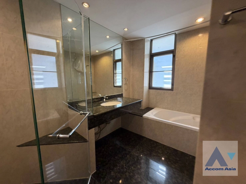 15  2 br Apartment For Rent in Ploenchit ,Bangkok BTS Ratchadamri at Step to Lumpini Park 1412329