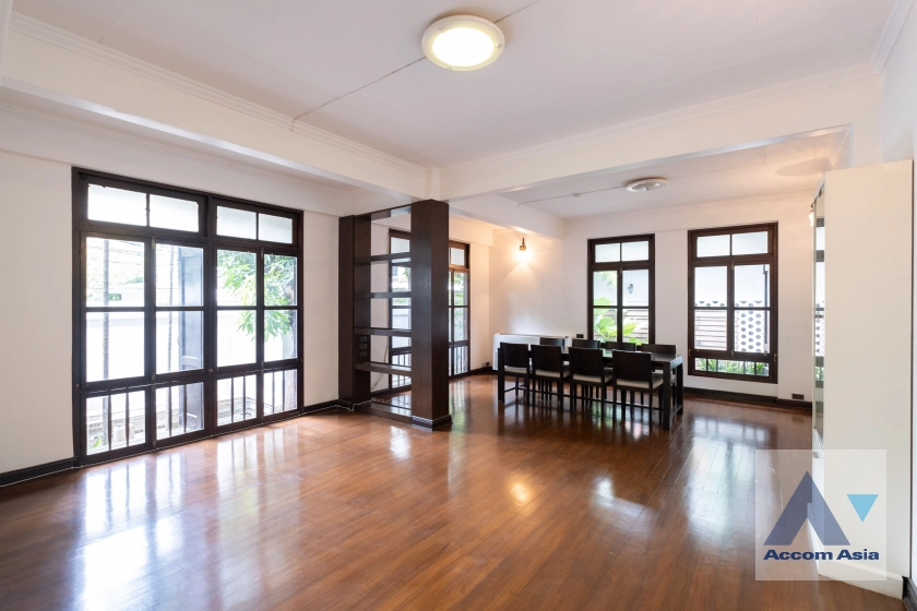 4  3 br House for rent and sale in Ploenchit ,Bangkok BTS Chitlom 1712341