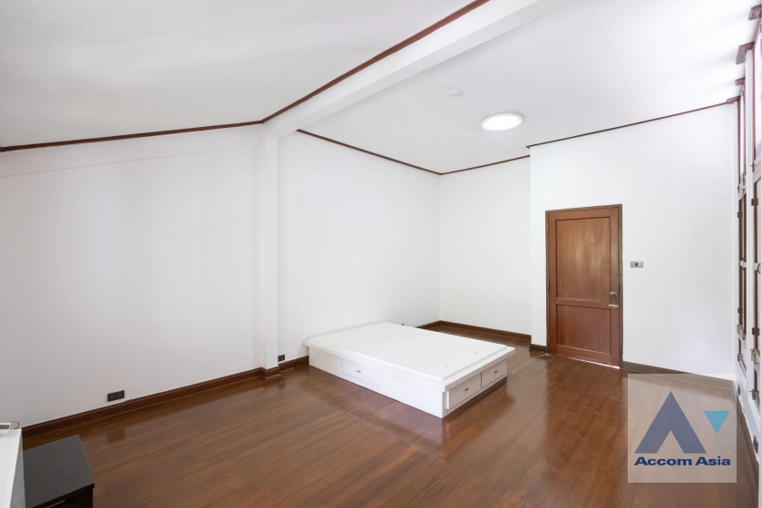 36  3 br House for rent and sale in Ploenchit ,Bangkok BTS Chitlom 1712341