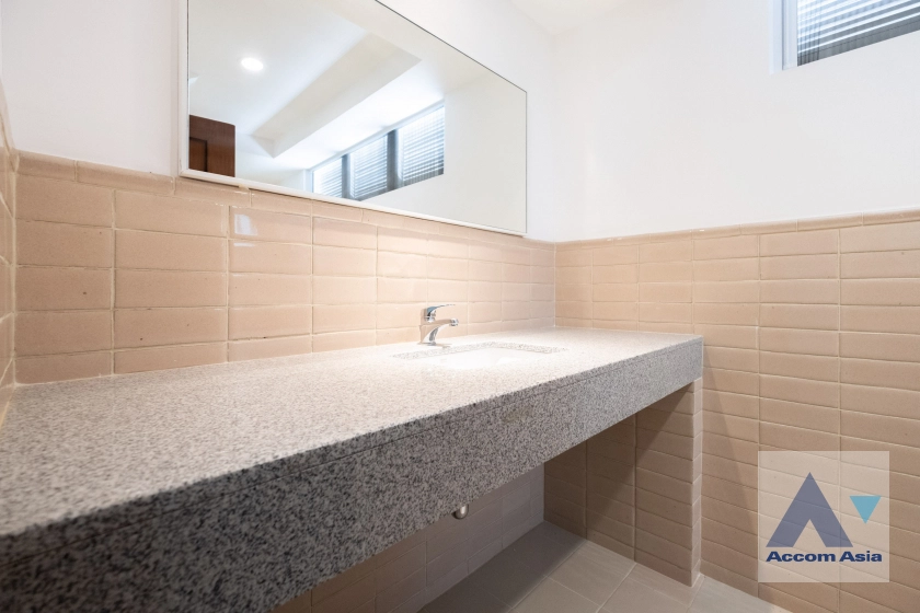 37  3 br House for rent and sale in Ploenchit ,Bangkok BTS Chitlom 1712341