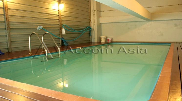 unitHome Office |  7 Bedrooms  House For Rent & Sale in Sukhumvit, Bangkok  near BTS Thong Lo (1912363)