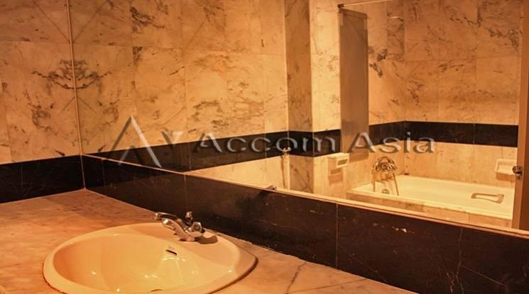 9  2 br Condominium For Rent in Ploenchit ,Bangkok BTS Chitlom at New House 1512383