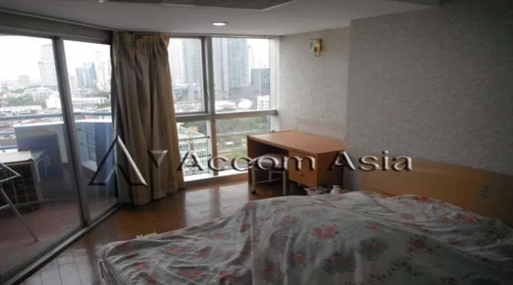 unit 1 Bedroom  Condominium For Sale in Sukhumvit, Bangkok  near BTS Phrom Phong (1512406)