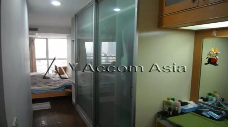  1 Bedroom  Condominium For Sale in Sukhumvit, Bangkok  near BTS Phrom Phong (1512406)