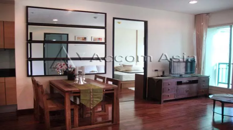  2 Bedrooms  Condominium For Rent in Ploenchit, Bangkok  near BTS Chitlom (1512431)