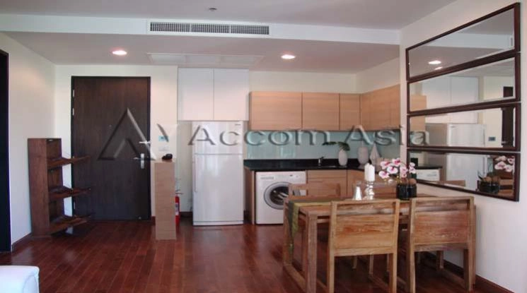 unit 2 Bedrooms  Condominium For Rent in Ploenchit, Bangkok  near BTS Chitlom (1512431)