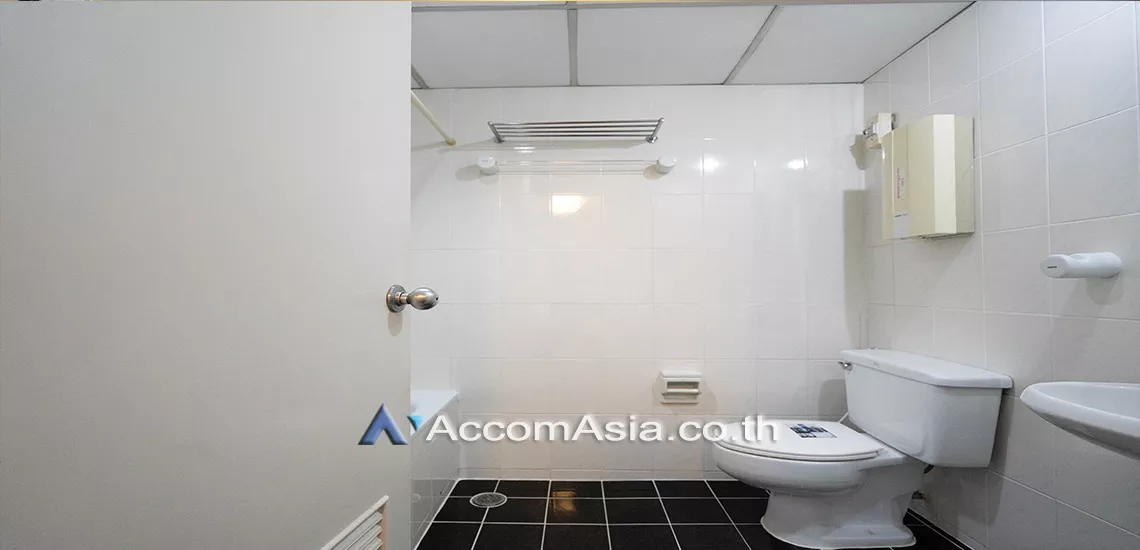 9  3 br Apartment For Rent in Sukhumvit ,Bangkok BTS Nana at Comfort high rise 20527