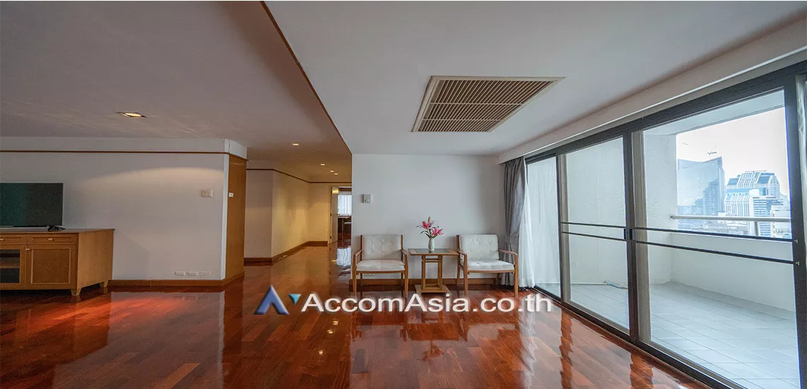 Pet friendly |  3 Bedrooms  Apartment For Rent in Sukhumvit, Bangkok  near BTS Nana (20527)