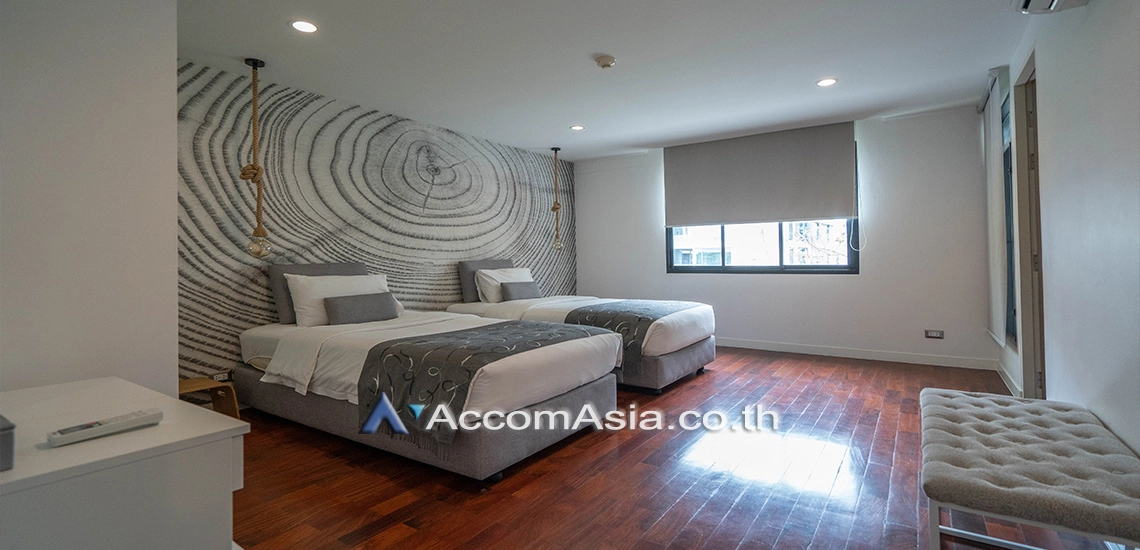 7  4 br Apartment For Rent in Ploenchit ,Bangkok BTS Chitlom - MRT Lumphini at Low-Rise Cozy Apartment, 5 mins walk to Lumpini park 1412442