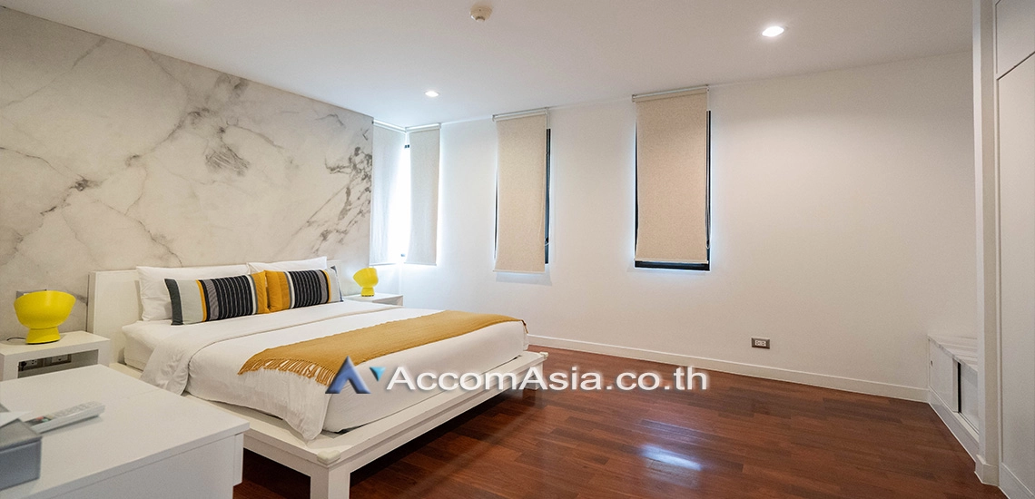 9  4 br Apartment For Rent in Ploenchit ,Bangkok BTS Chitlom - MRT Lumphini at Low-Rise Cozy Apartment, 5 mins walk to Lumpini park 1412442