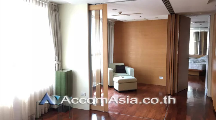 unit 1 Bedroom  Condominium For Rent & Sale in Ploenchit, Bangkok  near BTS Chitlom (1512460)