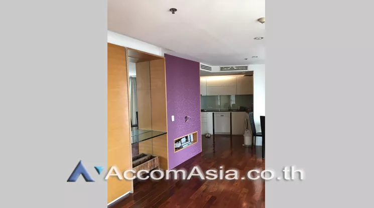  1 Bedroom  Condominium For Rent & Sale in Ploenchit, Bangkok  near BTS Chitlom (1512460)