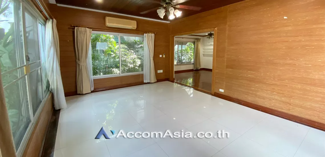 unit 3 Bedrooms  House For Rent in Sukhumvit, Bangkok  near BTS Phrom Phong (1512466)