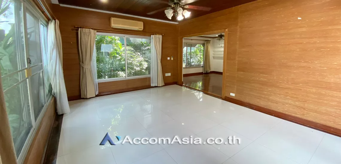 4  3 br House For Rent in Sukhumvit ,Bangkok BTS Phrom Phong at House in Compound 1512466