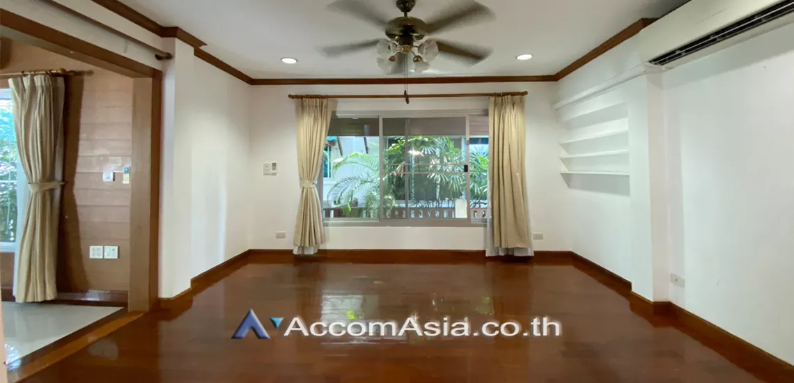  1  3 br House For Rent in Sukhumvit ,Bangkok BTS Phrom Phong at House in Compound 1512466