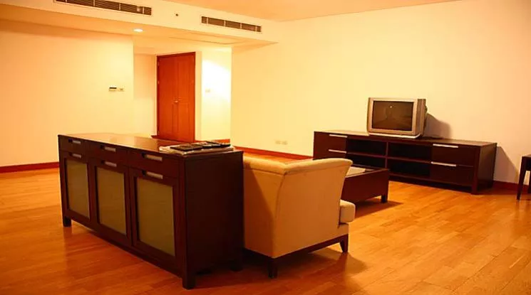  1  3 br Condominium For Rent in Ploenchit ,Bangkok BTS Ploenchit at All Seasons Mansion 1512472