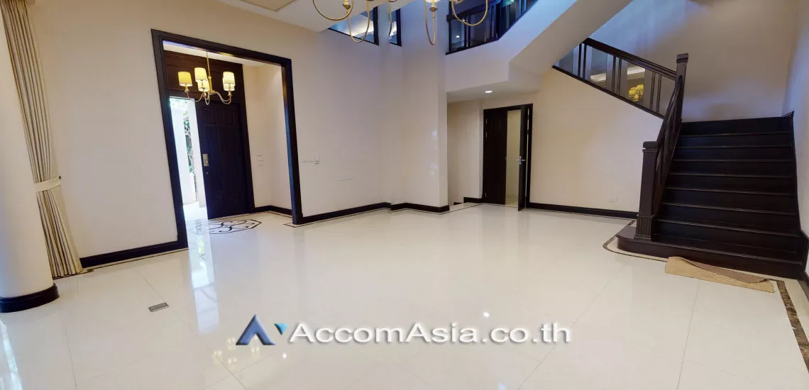 5  4 br House For Rent in Sukhumvit ,Bangkok BTS Asok - MRT Sukhumvit at House with pool Exclusive compound 1512511