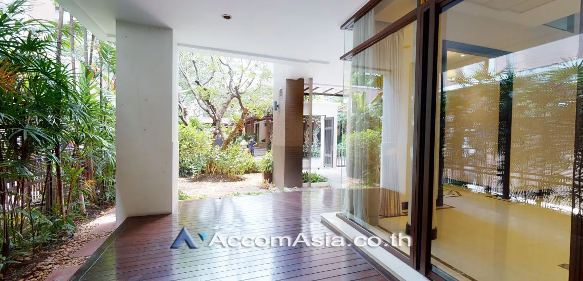 6  4 br House For Rent in Sukhumvit ,Bangkok BTS Asok - MRT Sukhumvit at House with pool Exclusive compound 1512511
