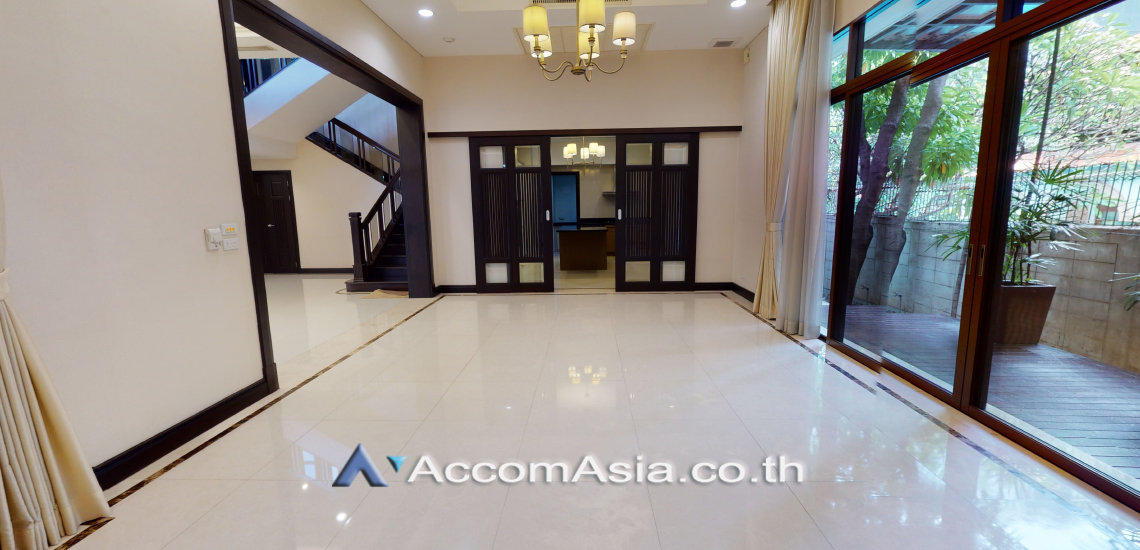 7  4 br House For Rent in Sukhumvit ,Bangkok BTS Asok - MRT Sukhumvit at House with pool Exclusive compound 1512511