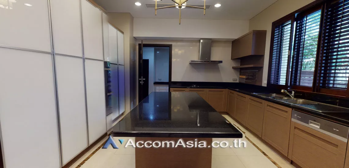 8  4 br House For Rent in Sukhumvit ,Bangkok BTS Asok - MRT Sukhumvit at House with pool Exclusive compound 1512511