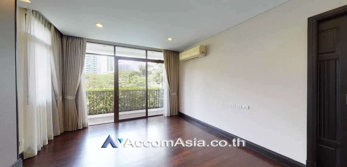 16  4 br House For Rent in Sukhumvit ,Bangkok BTS Asok - MRT Sukhumvit at House with pool Exclusive compound 1512511