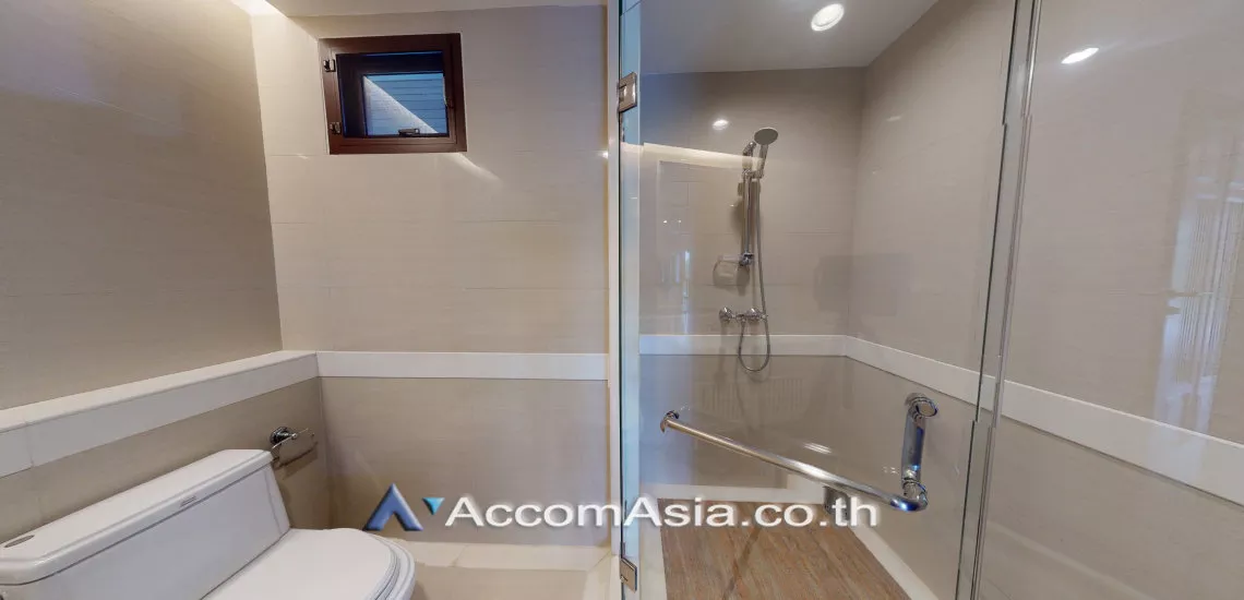 22  4 br House For Rent in Sukhumvit ,Bangkok BTS Asok - MRT Sukhumvit at House with pool Exclusive compound 1512511