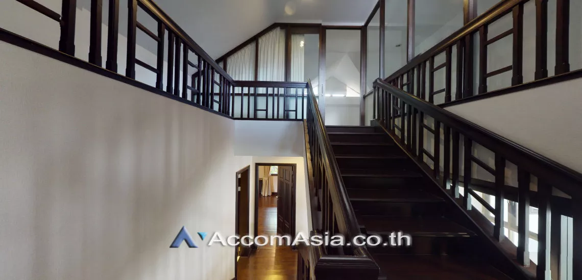 24  4 br House For Rent in Sukhumvit ,Bangkok BTS Asok - MRT Sukhumvit at House with pool Exclusive compound 1512511