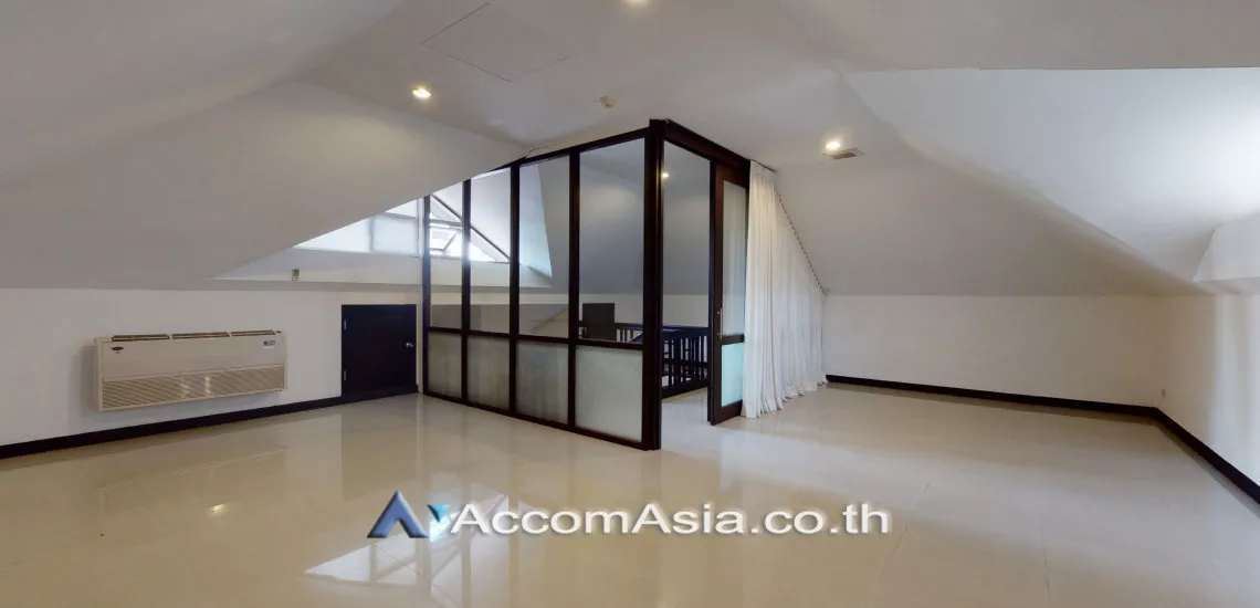 25  4 br House For Rent in Sukhumvit ,Bangkok BTS Asok - MRT Sukhumvit at House with pool Exclusive compound 1512511