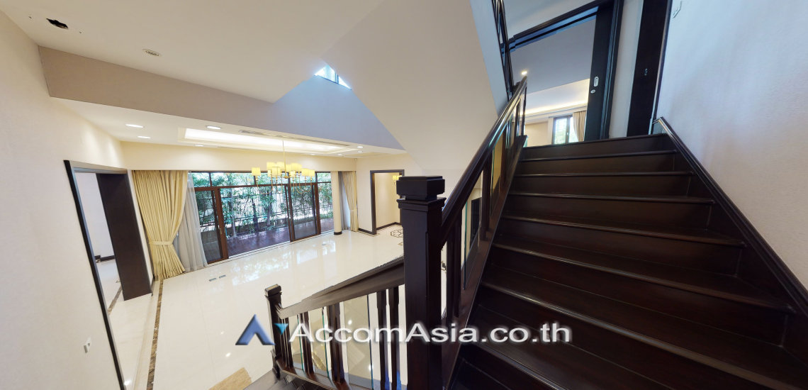 10  4 br House For Rent in Sukhumvit ,Bangkok BTS Asok - MRT Sukhumvit at House with pool Exclusive compound 1512511