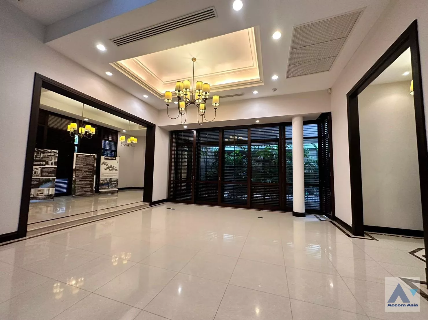 unitPrivate Swimming Pool |  4 Bedrooms  House For Rent & Sale in Sukhumvit, Bangkok  near BTS Asok - MRT Sukhumvit (1812512)