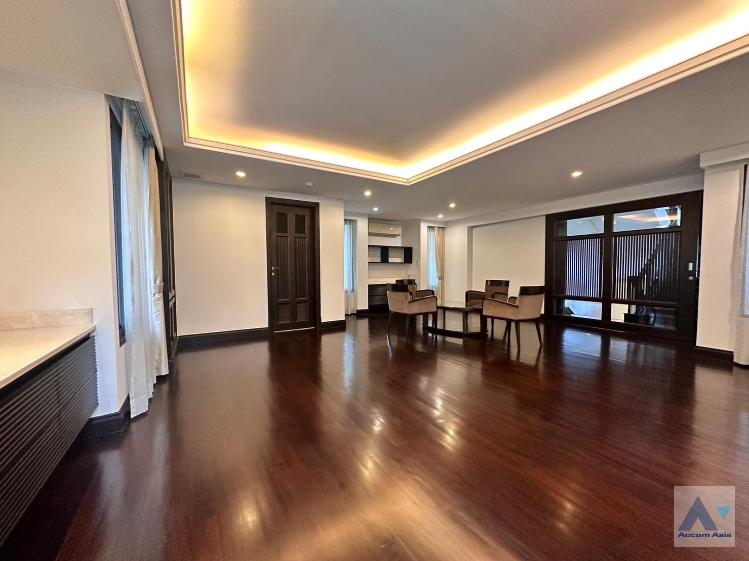 11  4 br House For Rent in Sukhumvit ,Bangkok BTS Asok - MRT Sukhumvit at House with pool Exclusive compound 1812512