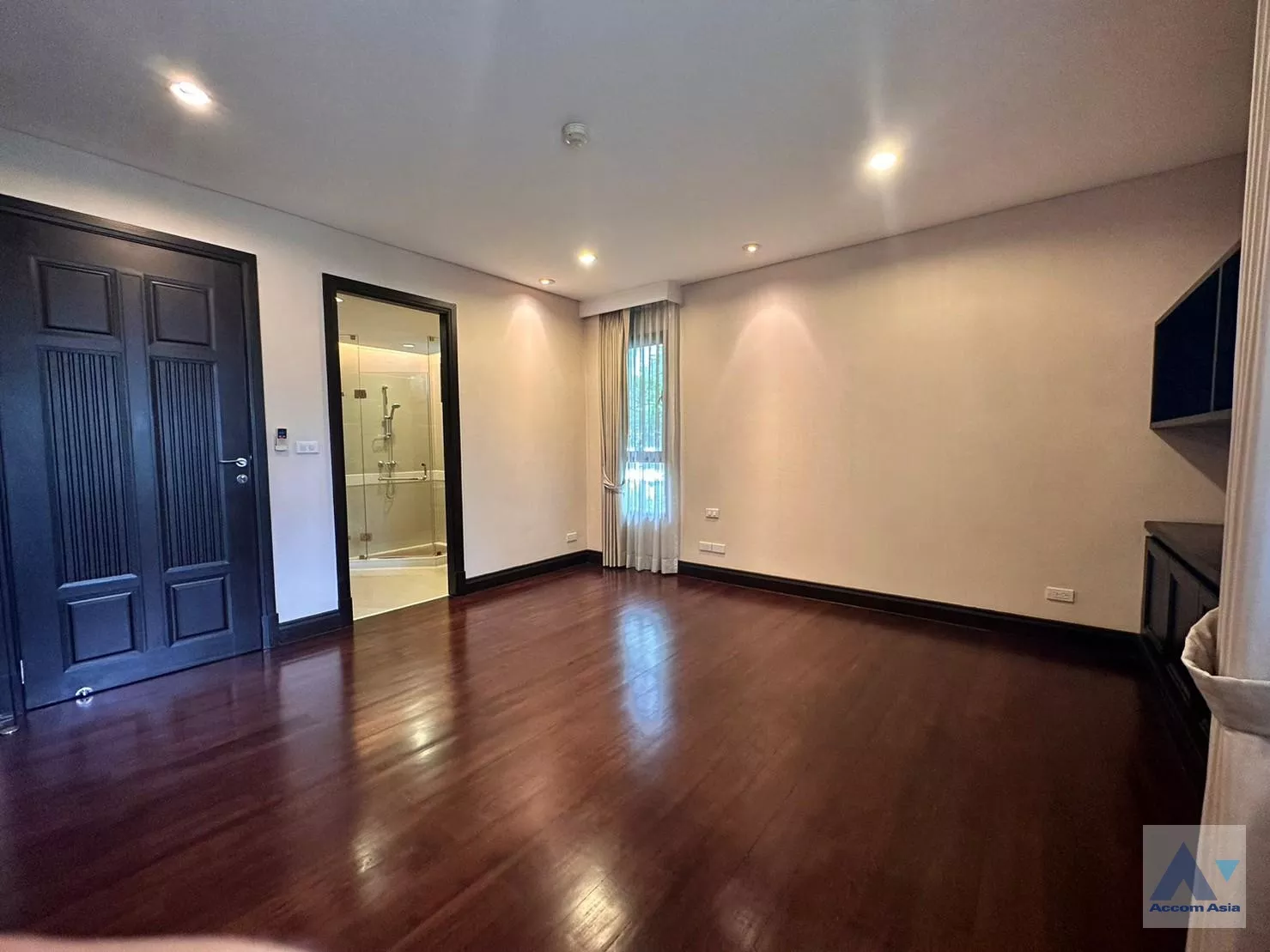 21  4 br House For Rent in Sukhumvit ,Bangkok BTS Asok - MRT Sukhumvit at House with pool Exclusive compound 1812512