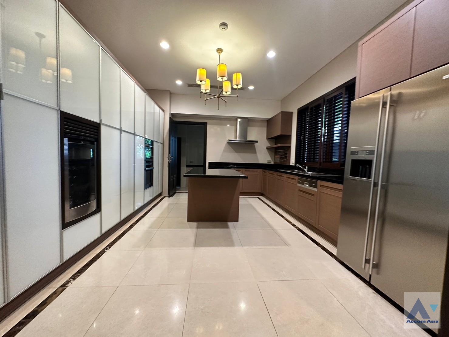 9  4 br House For Rent in Sukhumvit ,Bangkok BTS Asok - MRT Sukhumvit at House with pool Exclusive compound 1812512