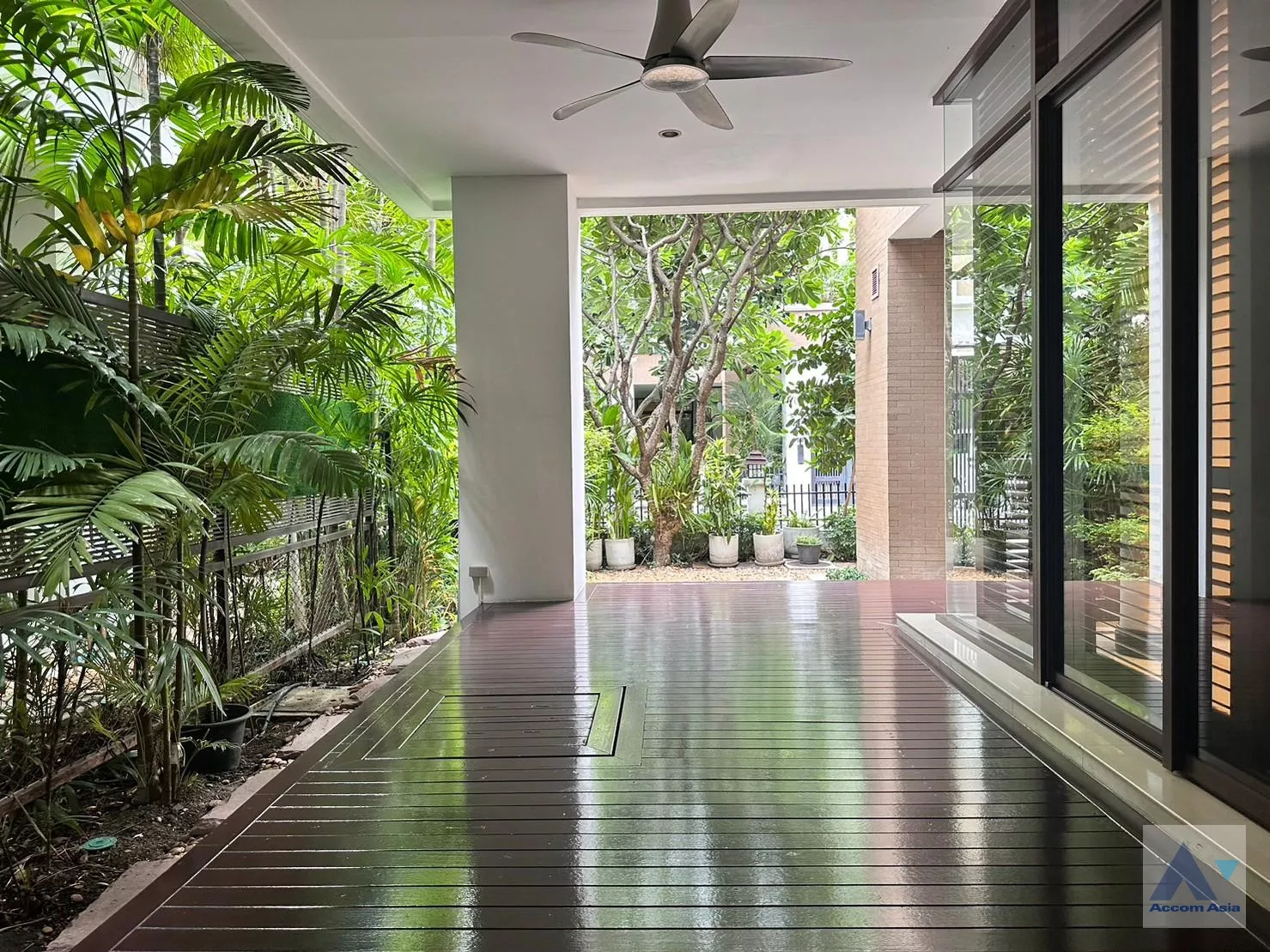 36  4 br House For Rent in Sukhumvit ,Bangkok BTS Asok - MRT Sukhumvit at House with pool Exclusive compound 1812512