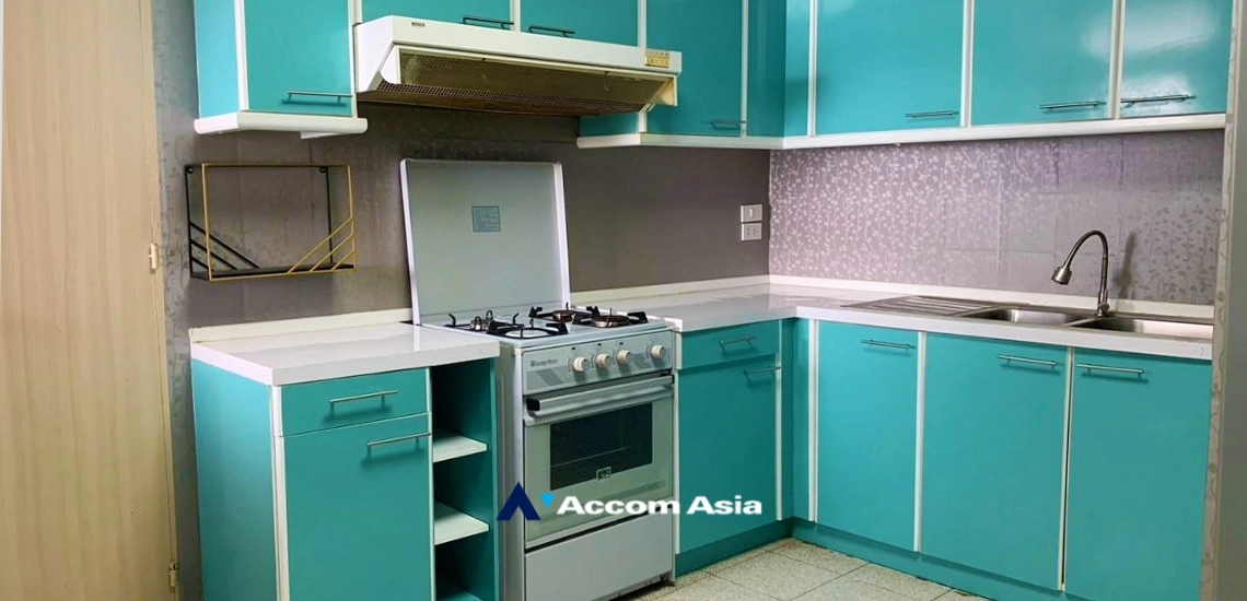  3 Bedrooms  Condominium For Rent & Sale in Sukhumvit, Bangkok  near BTS Phrom Phong (1512564)