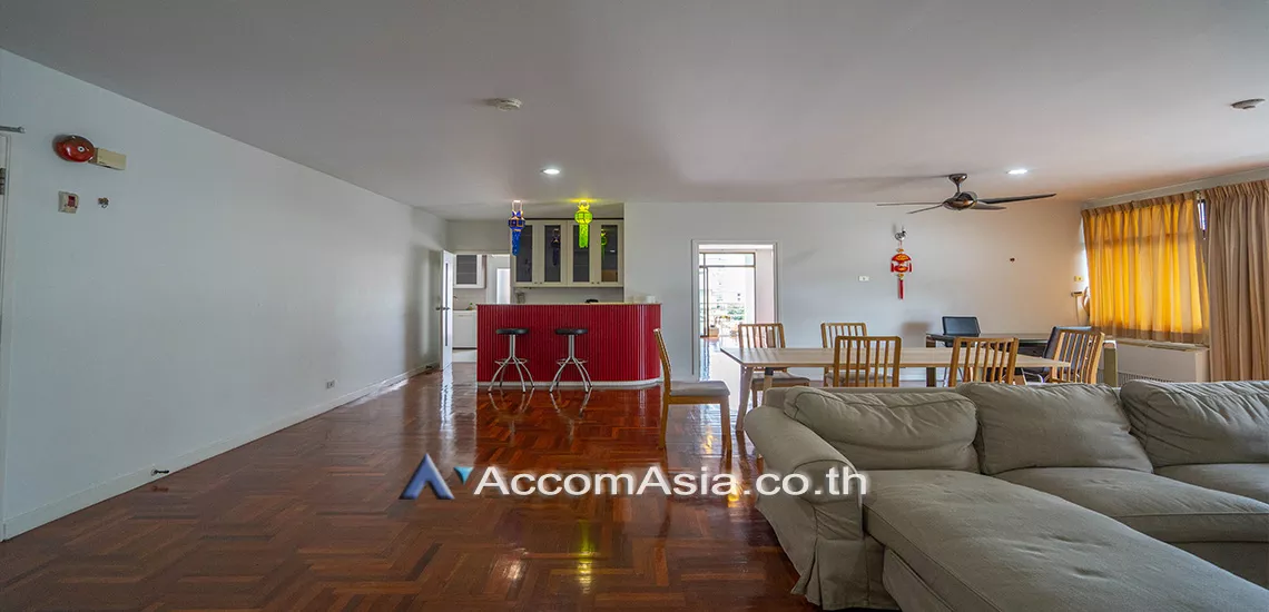  3 Bedrooms  Condominium For Rent in Silom, Bangkok  near BTS Sala Daeng - MRT Silom (1512577)