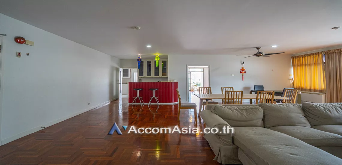 unit 3 Bedrooms  Condominium For Rent in Silom, Bangkok  near BTS Sala Daeng - MRT Silom (1512577)