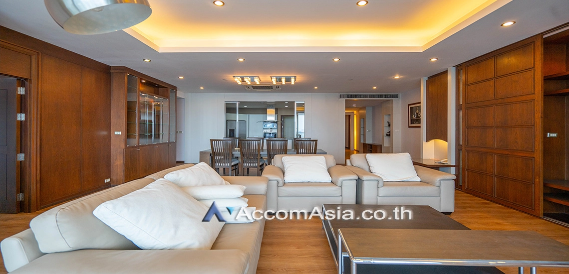 unit 3 Bedrooms  Condominium For Rent & Sale in Sathorn, Bangkok  near BTS Chong Nonsi (1512595)