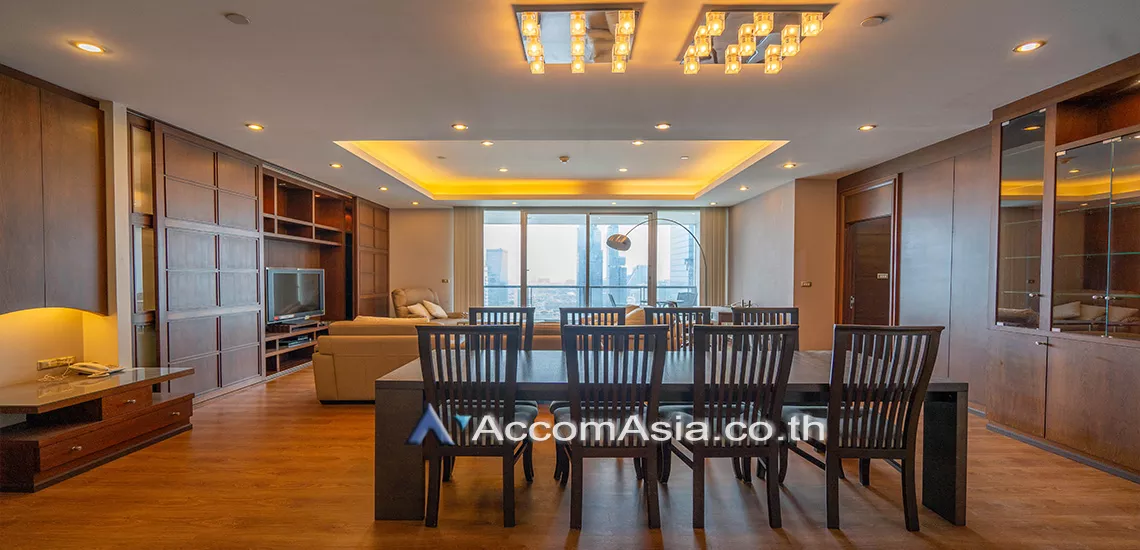  3 Bedrooms  Condominium For Rent & Sale in Sathorn, Bangkok  near BTS Chong Nonsi (1512595)