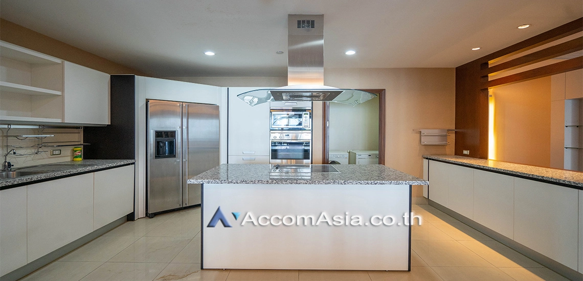 unit 3 Bedrooms  Condominium For Rent & Sale in Sathorn, Bangkok  near BTS Chong Nonsi (1512595)